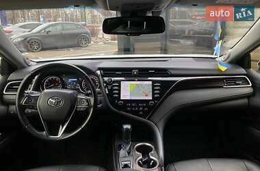 Седан Toyota Camry 2018 в Києві