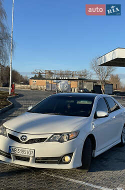 Седан Toyota Camry 2014 в Вінниці