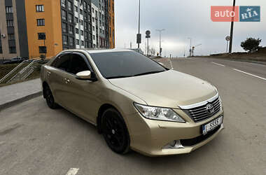 Седан Toyota Camry 2012 в Рівному