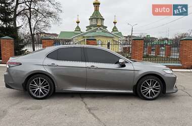 Седан Toyota Camry 2021 в 