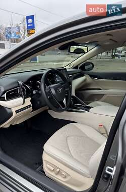 Седан Toyota Camry 2021 в 