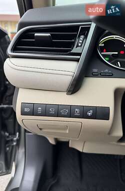 Седан Toyota Camry 2021 в 