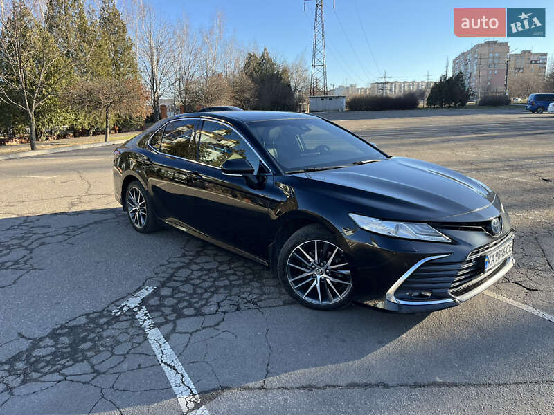 Седан Toyota Camry 2021 в Кривом Роге