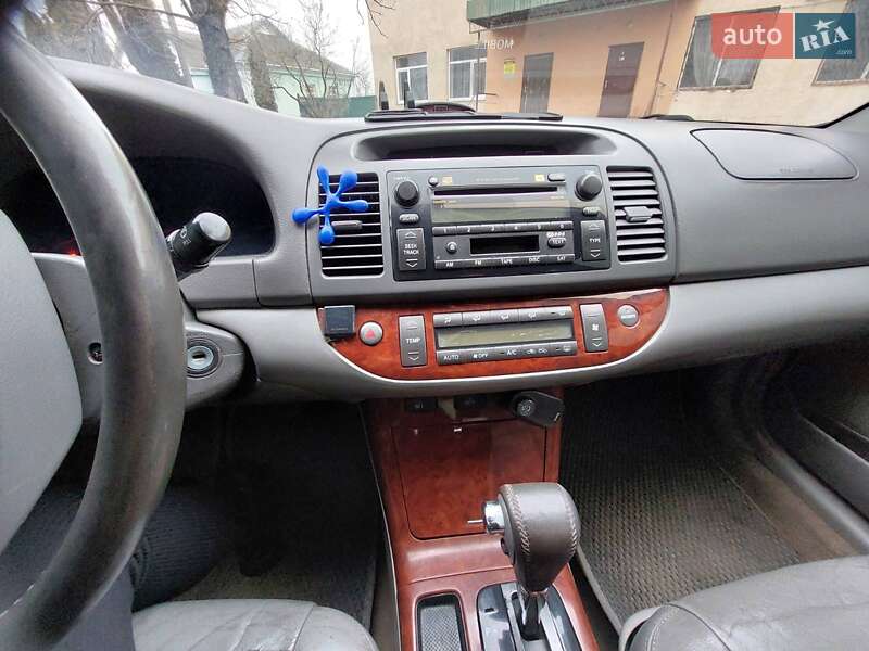 Седан Toyota Camry 2005 в Виннице