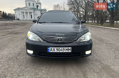 Седан Toyota Camry 2004 в Чугуеве