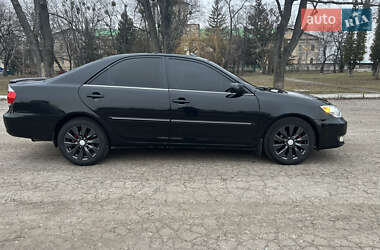 Седан Toyota Camry 2004 в Чугуеве