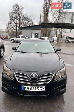 Седан Toyota Camry 2011 в Чернигове