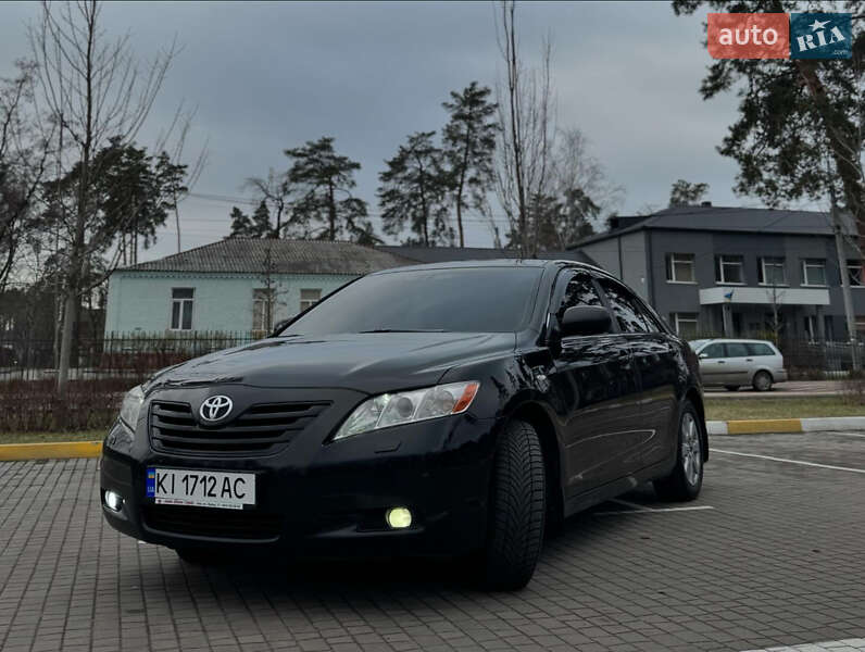 Седан Toyota Camry 2008 в Києві