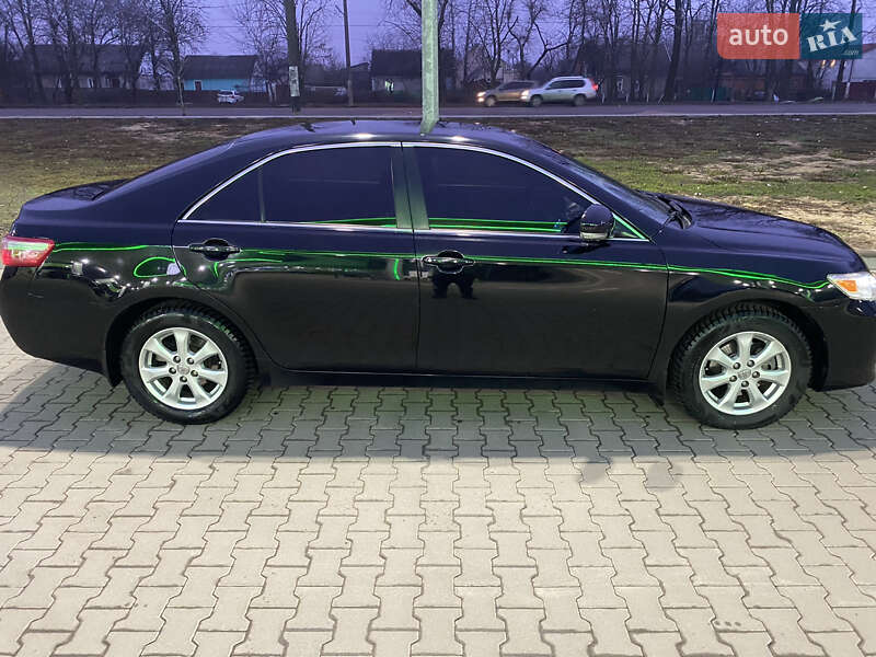 Седан Toyota Camry 2011 в Житомирі