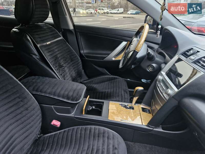Седан Toyota Camry 2007 в Киеве