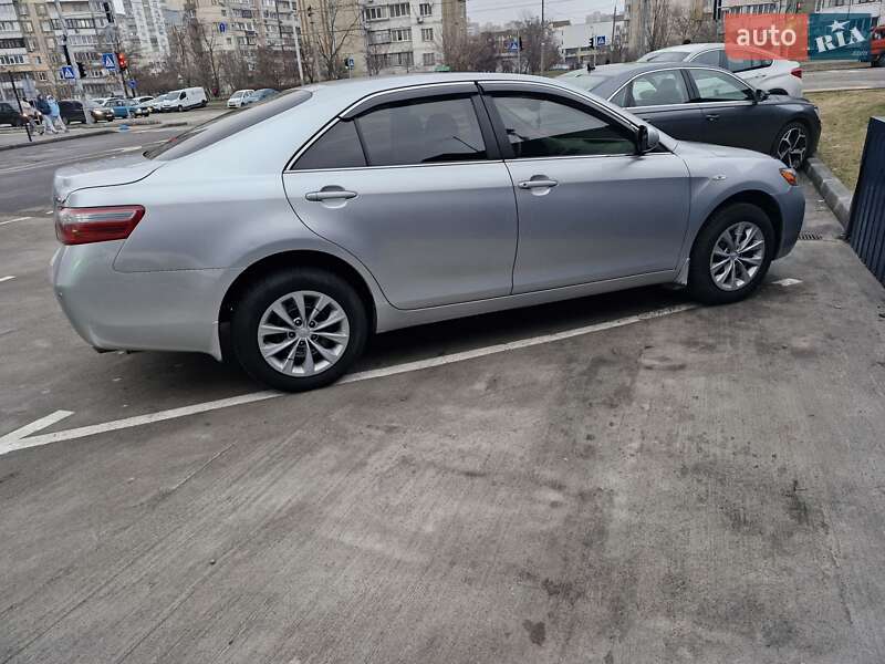 Седан Toyota Camry 2007 в Киеве