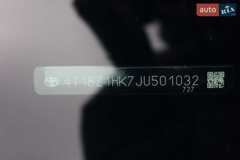 Седан Toyota Camry 2017 в Киеве