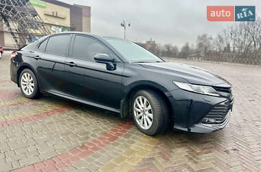 Седан Toyota Camry 2019 в Харкові