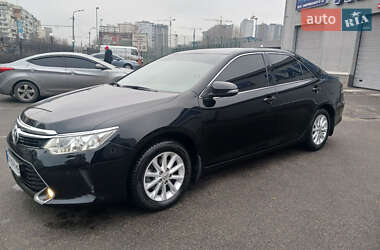 Седан Toyota Camry 2016 в Києві