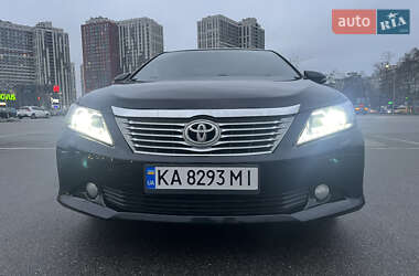 Седан Toyota Camry 2013 в Киеве