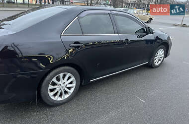 Седан Toyota Camry 2013 в Киеве