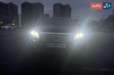 Седан Toyota Camry 2013 в Киеве