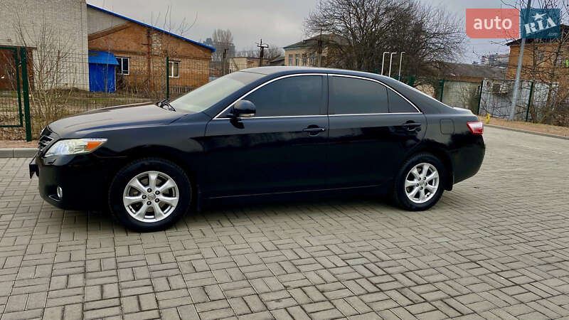 Седан Toyota Camry 2011 в Житомирі