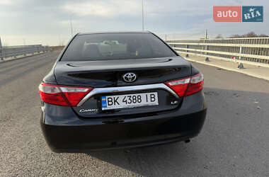 Седан Toyota Camry 2015 в 