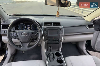 Седан Toyota Camry 2015 в 