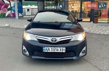 Седан Toyota Camry 2012 в Києві