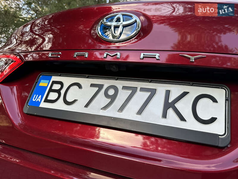 Седан Toyota Camry 2021 в Дрогобыче