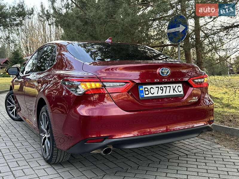 Седан Toyota Camry 2021 в Дрогобыче
