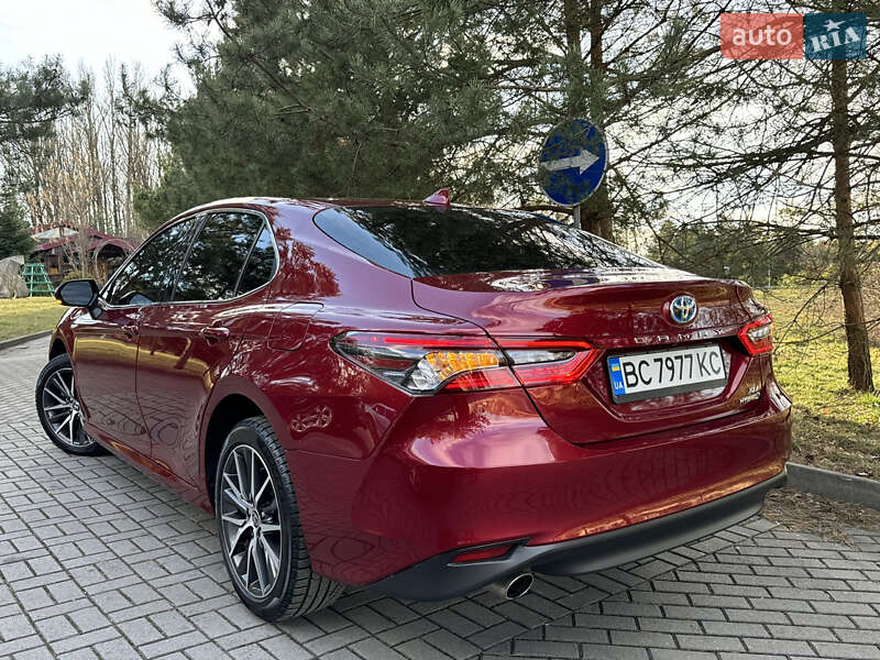 Седан Toyota Camry 2021 в Дрогобыче