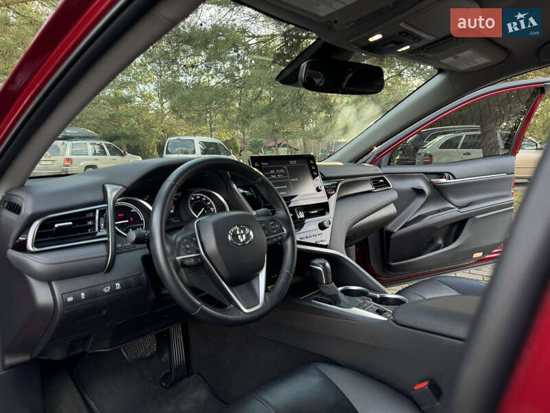 Седан Toyota Camry 2021 в Дрогобыче