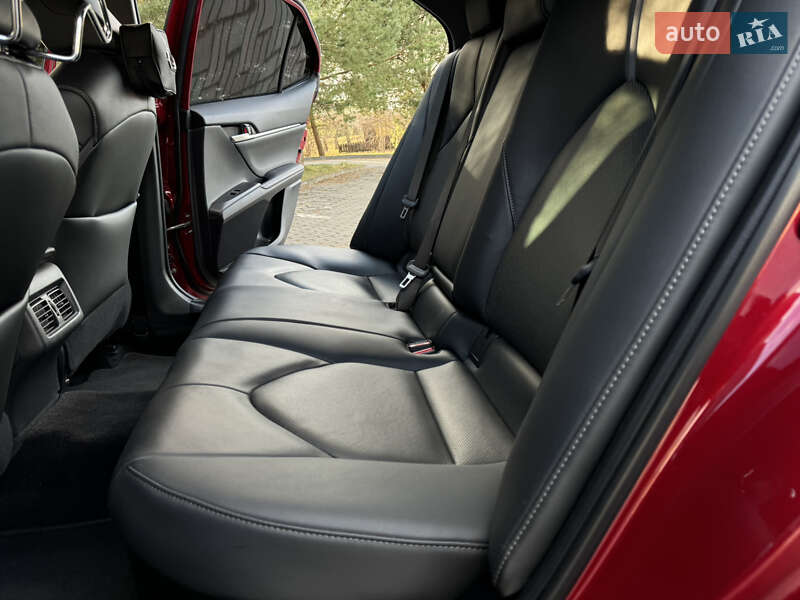 Седан Toyota Camry 2021 в Дрогобыче