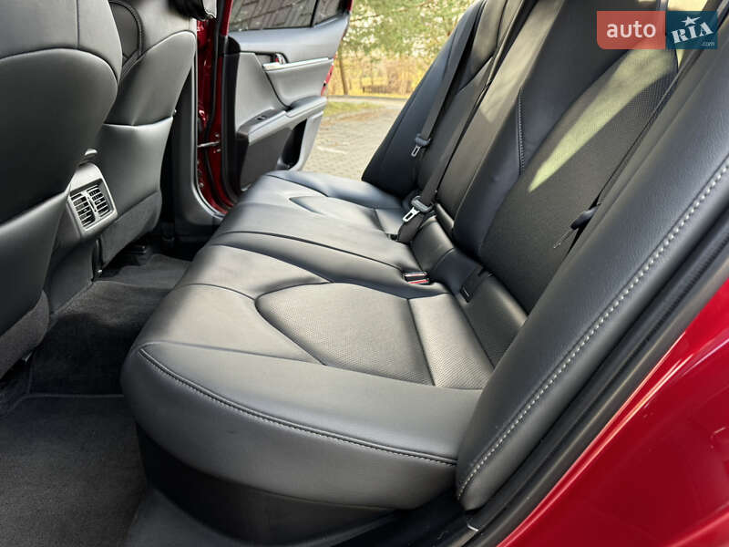 Седан Toyota Camry 2021 в Дрогобыче
