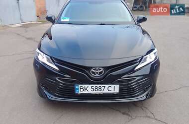 Седан Toyota Camry 2019 в Вінниці