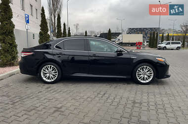 Седан Toyota Camry 2017 в Дніпрі