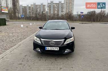 Седан Toyota Camry 2012 в Києві