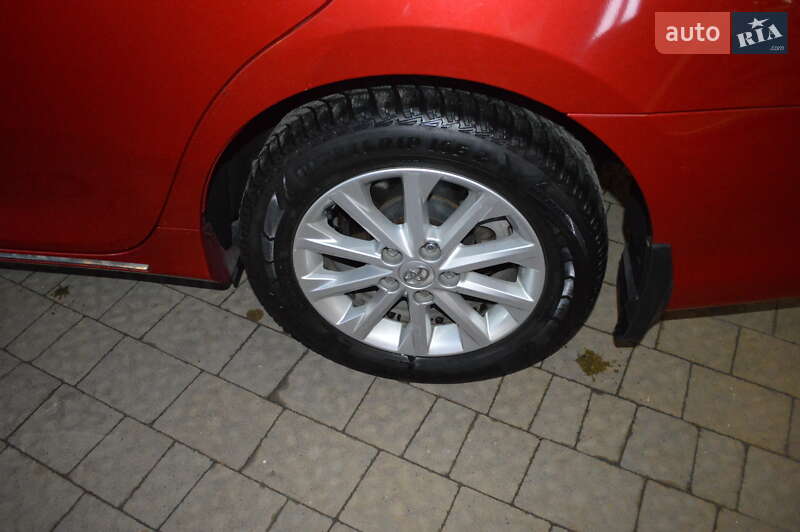 Седан Toyota Camry 2012 в Львові