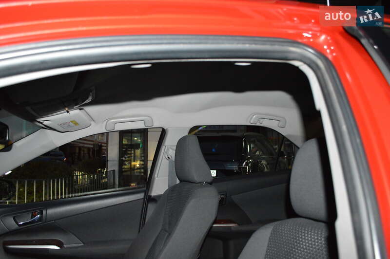 Седан Toyota Camry 2012 в Львові