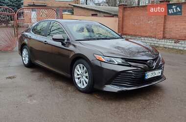 Седан Toyota Camry 2018 в Полтаві