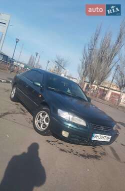 Седан Toyota Camry 1997 в Одессе