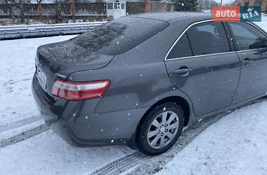 Седан Toyota Camry 2008 в Ромнах