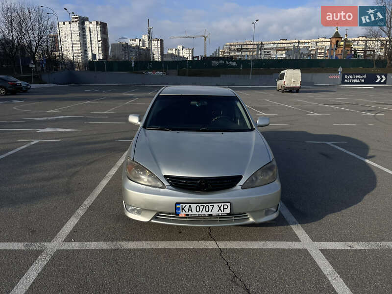 Седан Toyota Camry 2003 в Києві