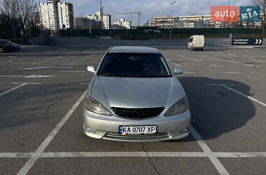 Седан Toyota Camry 2003 в Києві