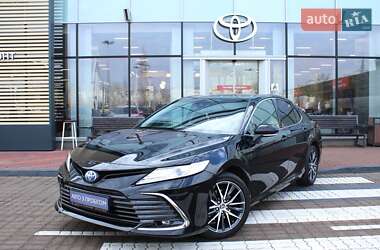 Седан Toyota Camry 2024 в Києві