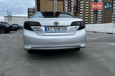 Седан Toyota Camry 2013 в 