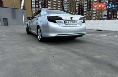 Седан Toyota Camry 2013 в 