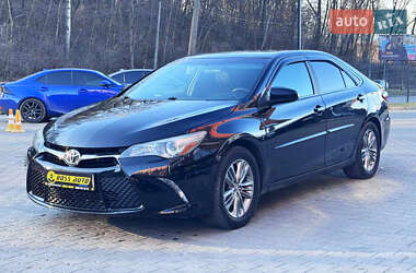 Седан Toyota Camry 2015 в Чернівцях