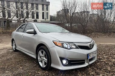 Седан Toyota Camry 2012 в Львові