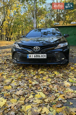 Седан Toyota Camry 2018 в Киеве