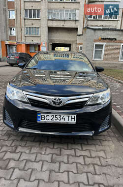 Седан Toyota Camry 2014 в Червонограді