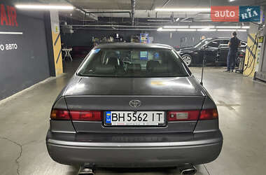 Седан Toyota Camry 1997 в Одессе