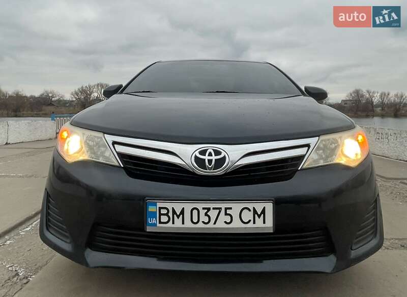 Седан Toyota Camry 2013 в Староконстантинове